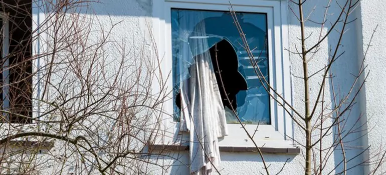 Storm Window Installation Contractors in Lutz, FL