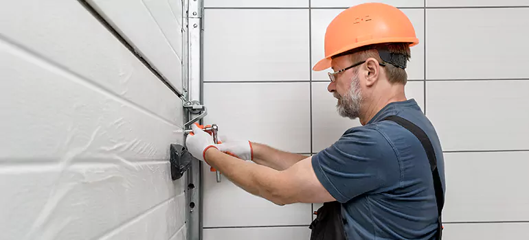 Garage Door Repair in Lutz