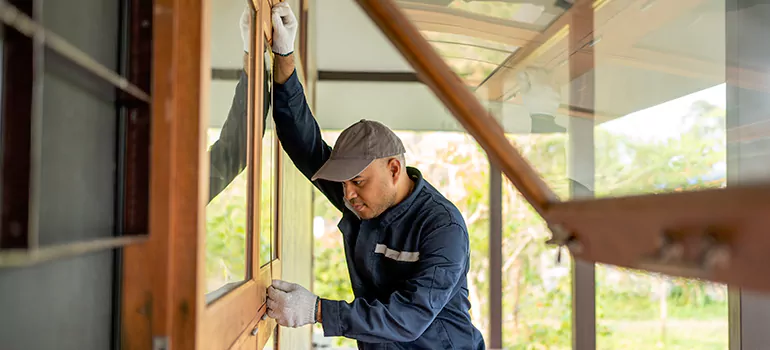 Double Hung Vinyl Window Sash Replacement in Lutz, FL